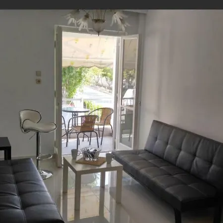 Apartment Hedonist Near The Sea